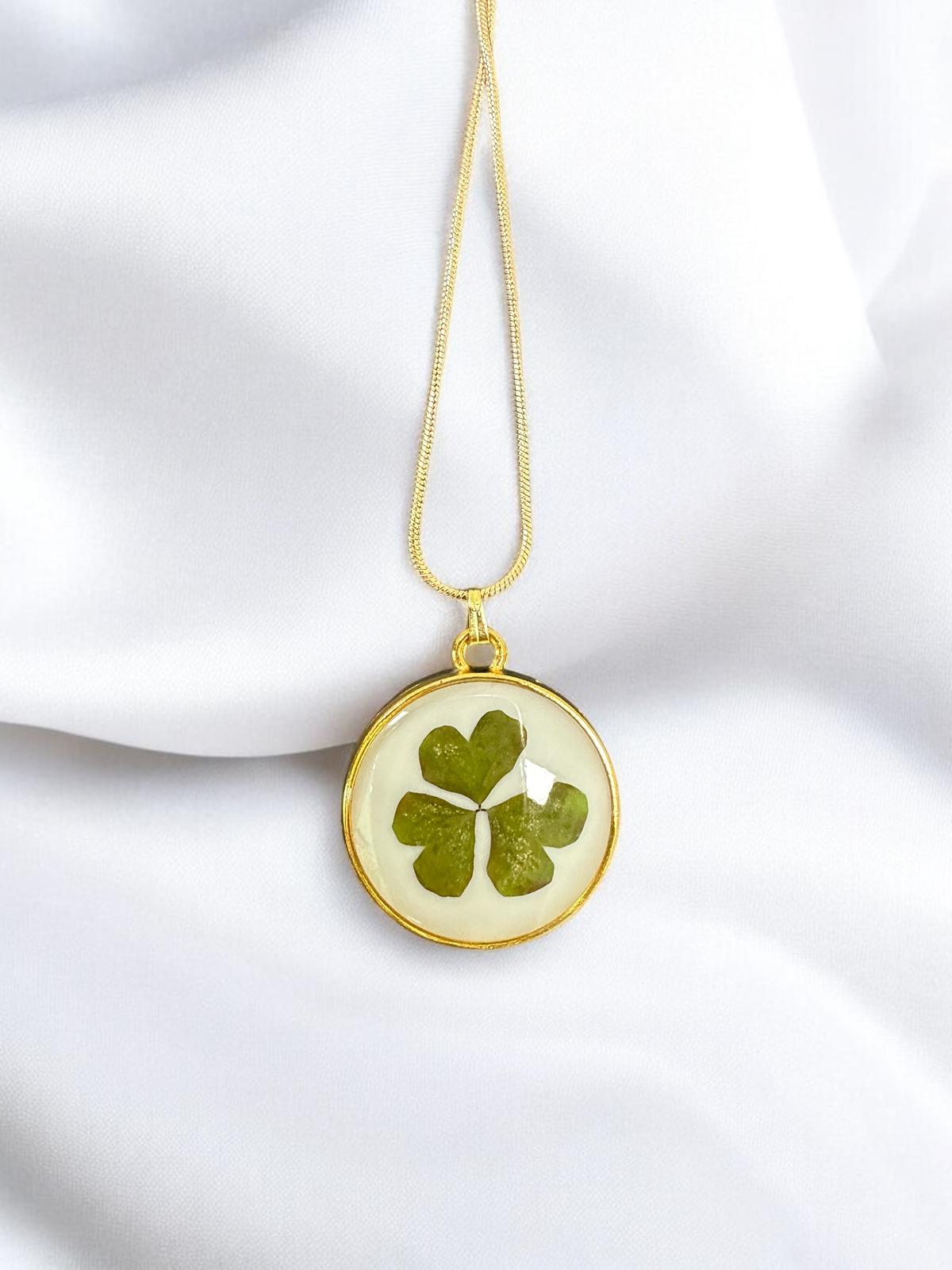 Handmad resin necklace code 2